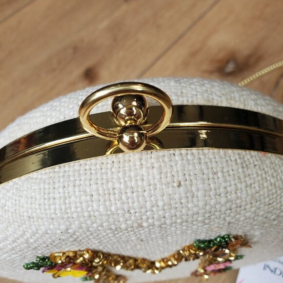 Viral Handcrafted In India Beaded Bag Monogrammed "M" Beige Round Clutch Chain - Picture 13 of 16